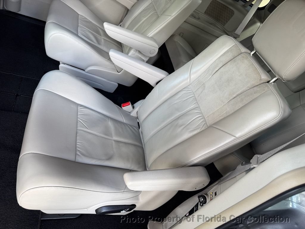 Used 2013 Chrysler Town & Country Limited w/ Luxury Group FWD image 42