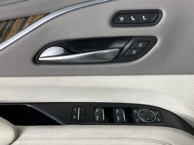 Used 2021 Cadillac Escalade ESV Premium Luxury Platinum image 19