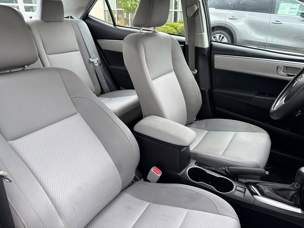 Used 2015 Toyota Corolla LE FWD image 30
