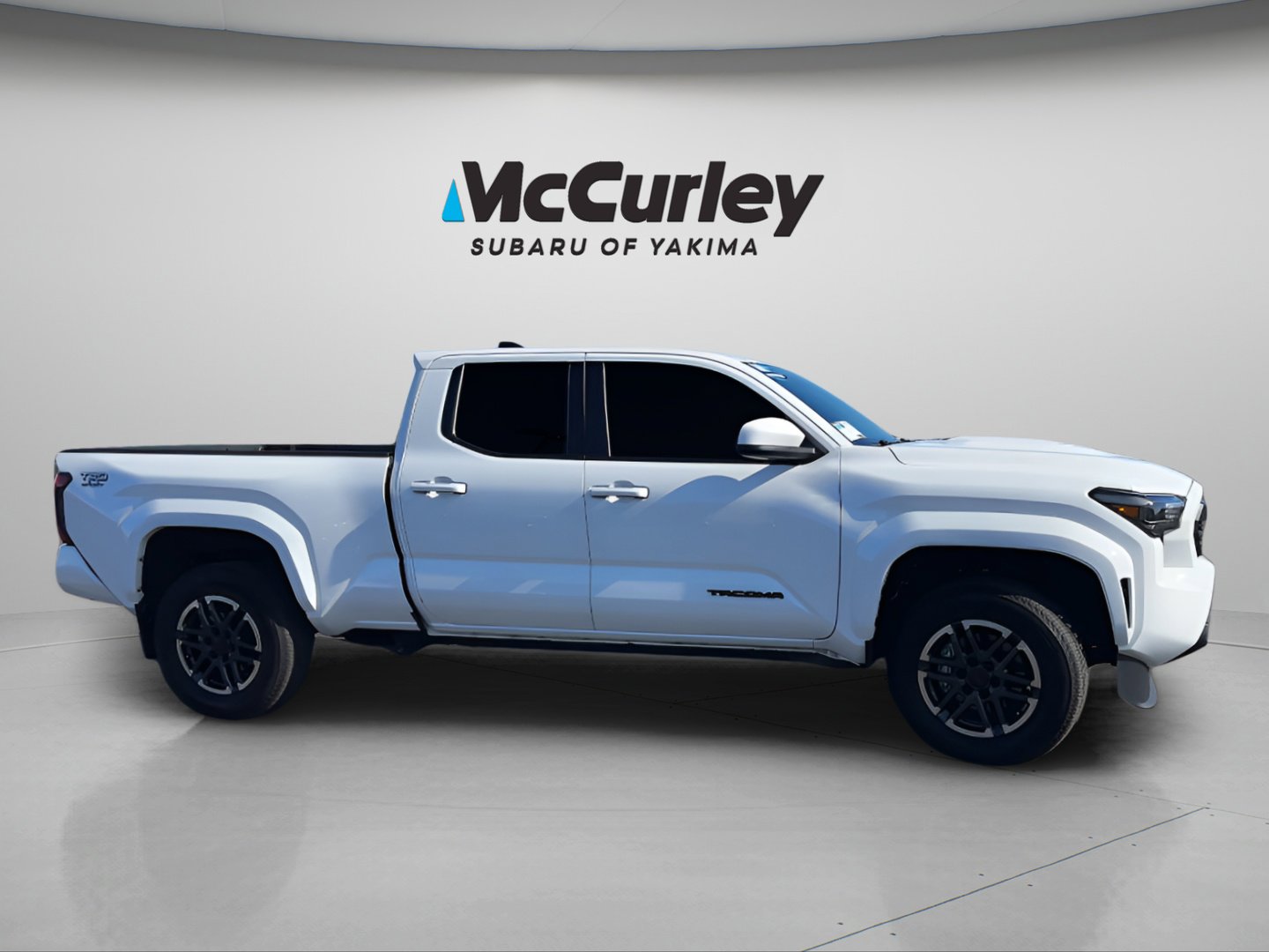 Used 2024 Toyota Tacoma TRD Sport AWD/4WD image 7