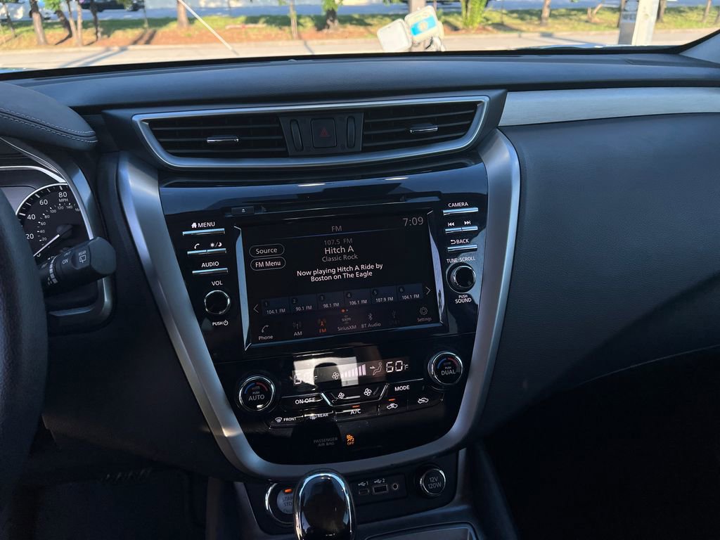 Used 2022 Nissan Murano SV FWD image 16