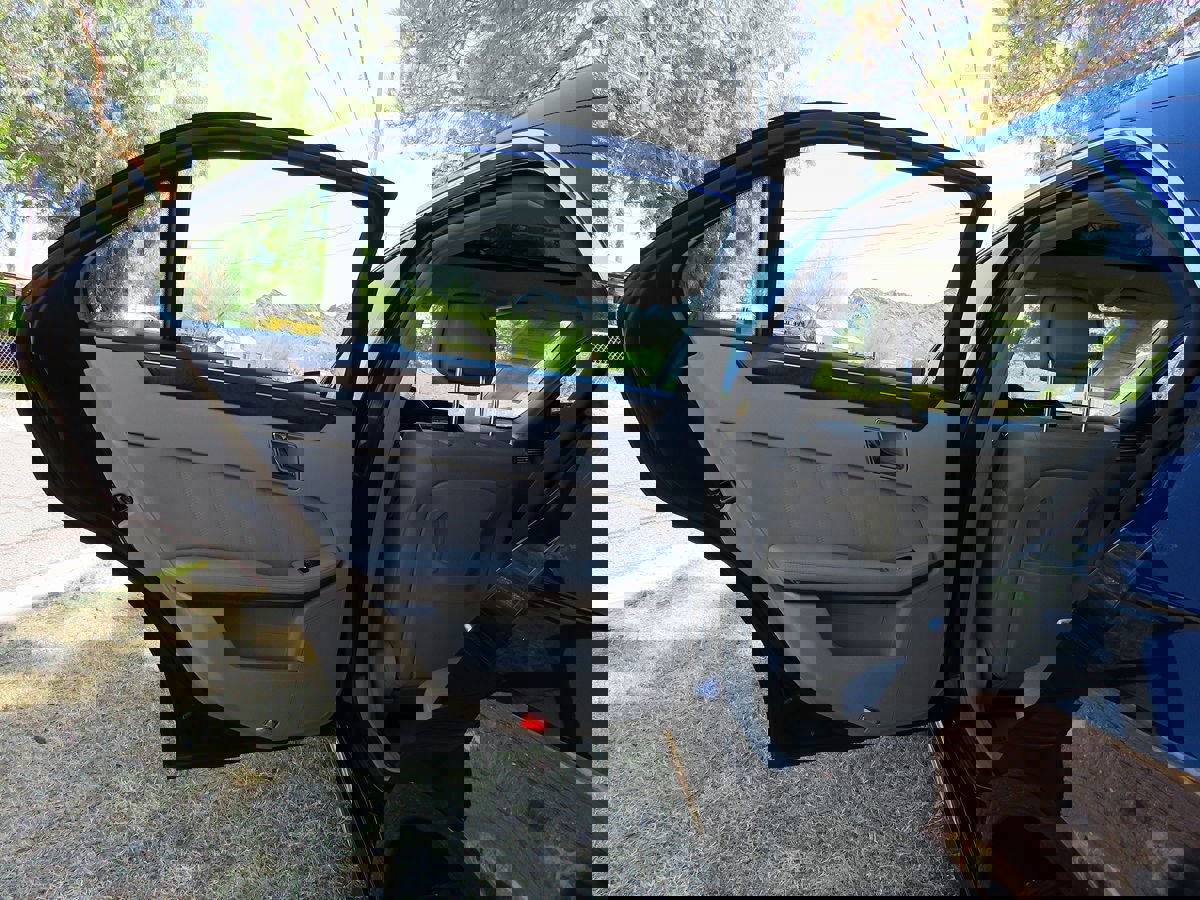 Used 2011 Mercedes-Benz E 550 Sport image 16