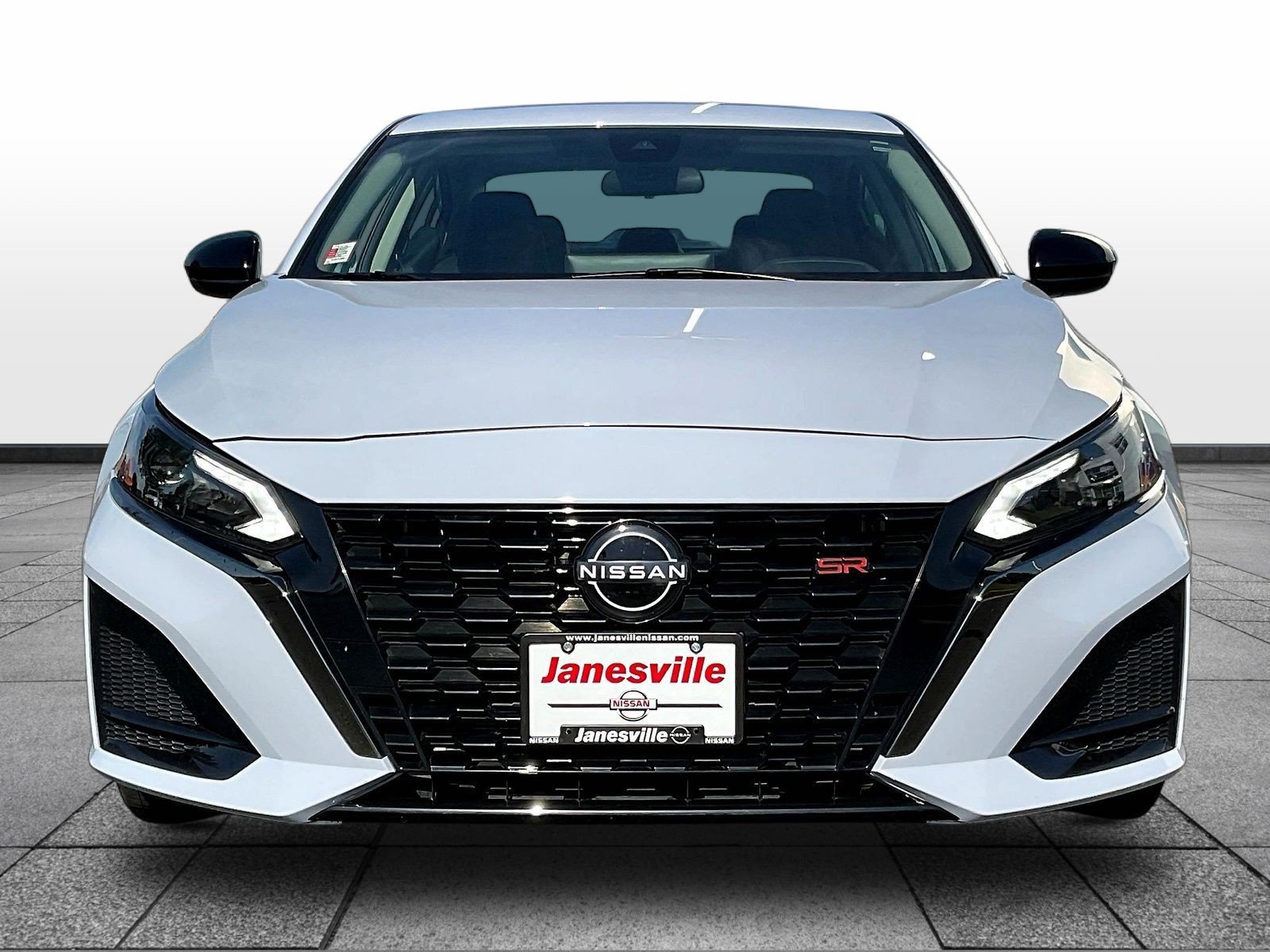 Certified 2024 Nissan Altima 2.5 SR w/ SR Premium Package FWD image 2