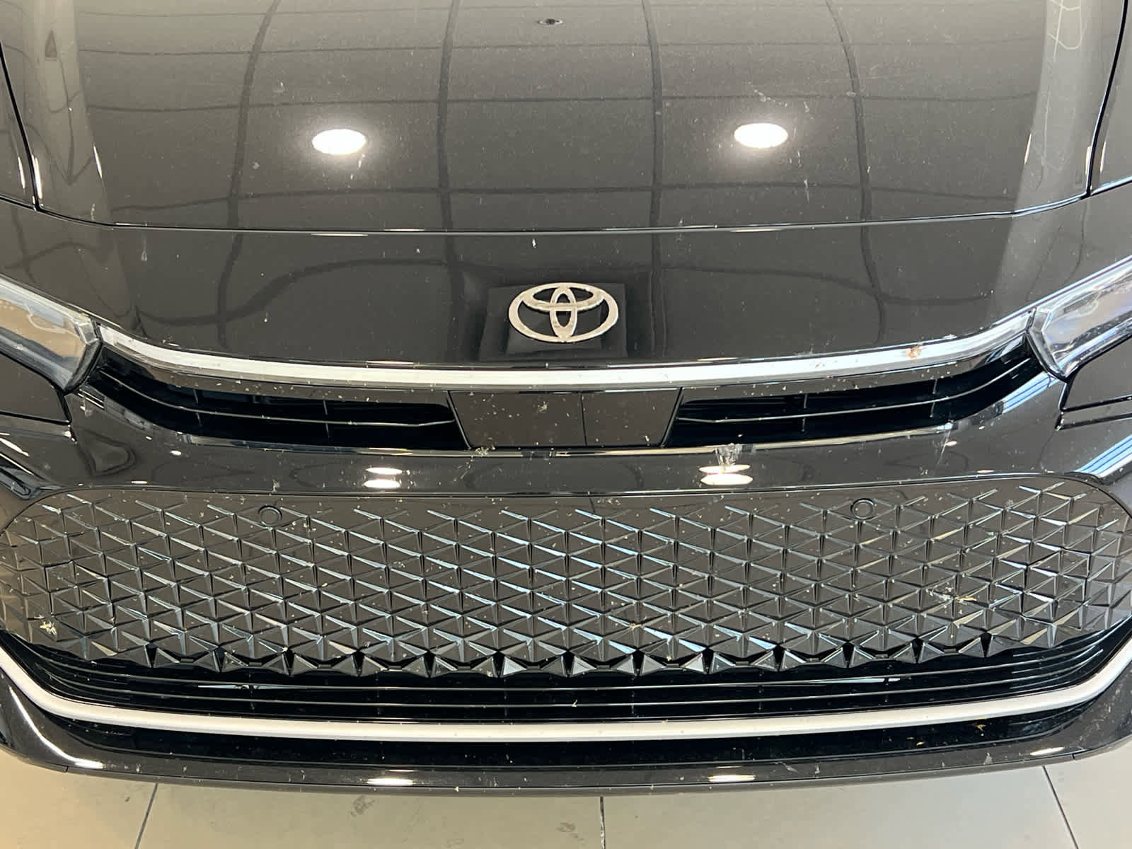 Used 2026 Toyota Crown Nightshade image 4