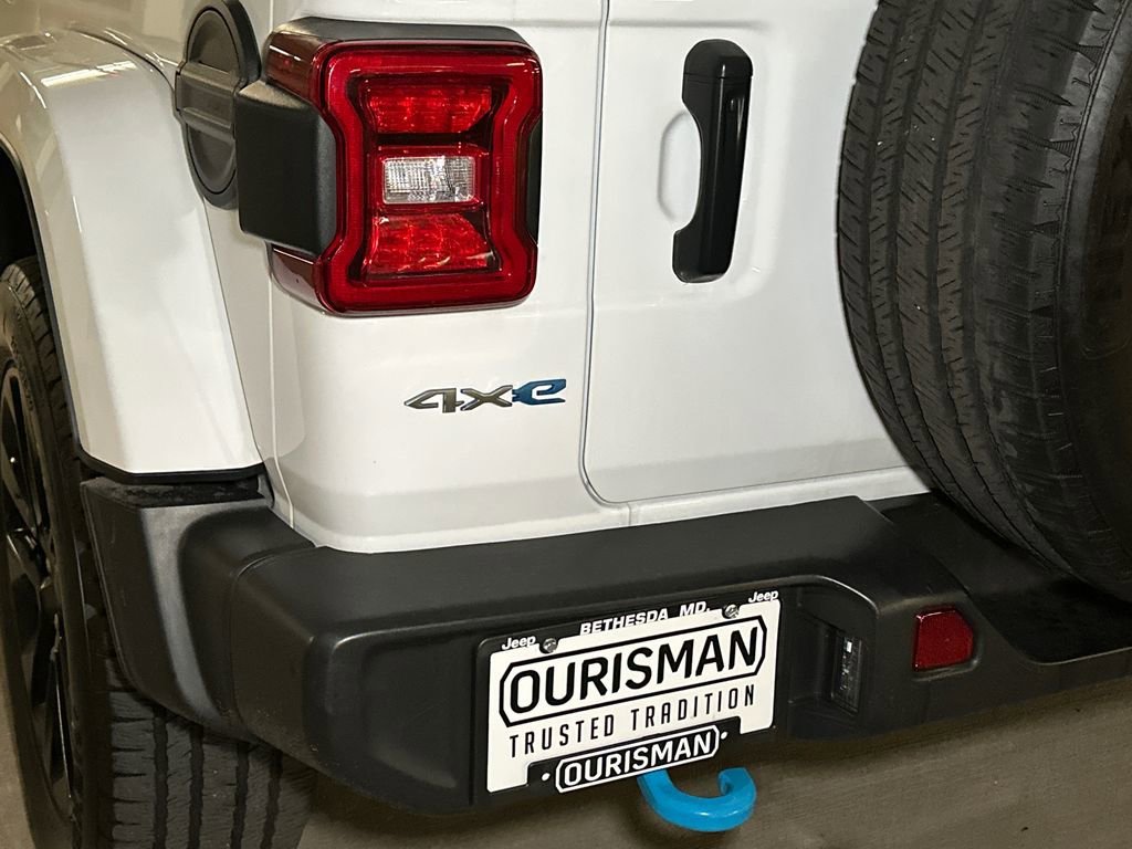 Used 2024 Jeep Wrangler Unlimited Sahara image 5