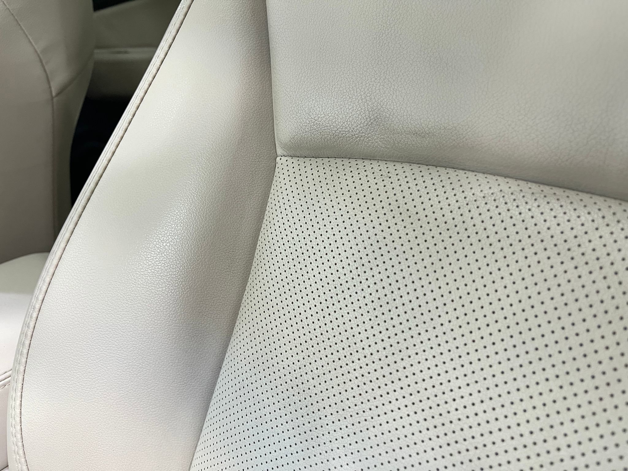 Used 2018 Subaru Outback 2.5i Limited image 17