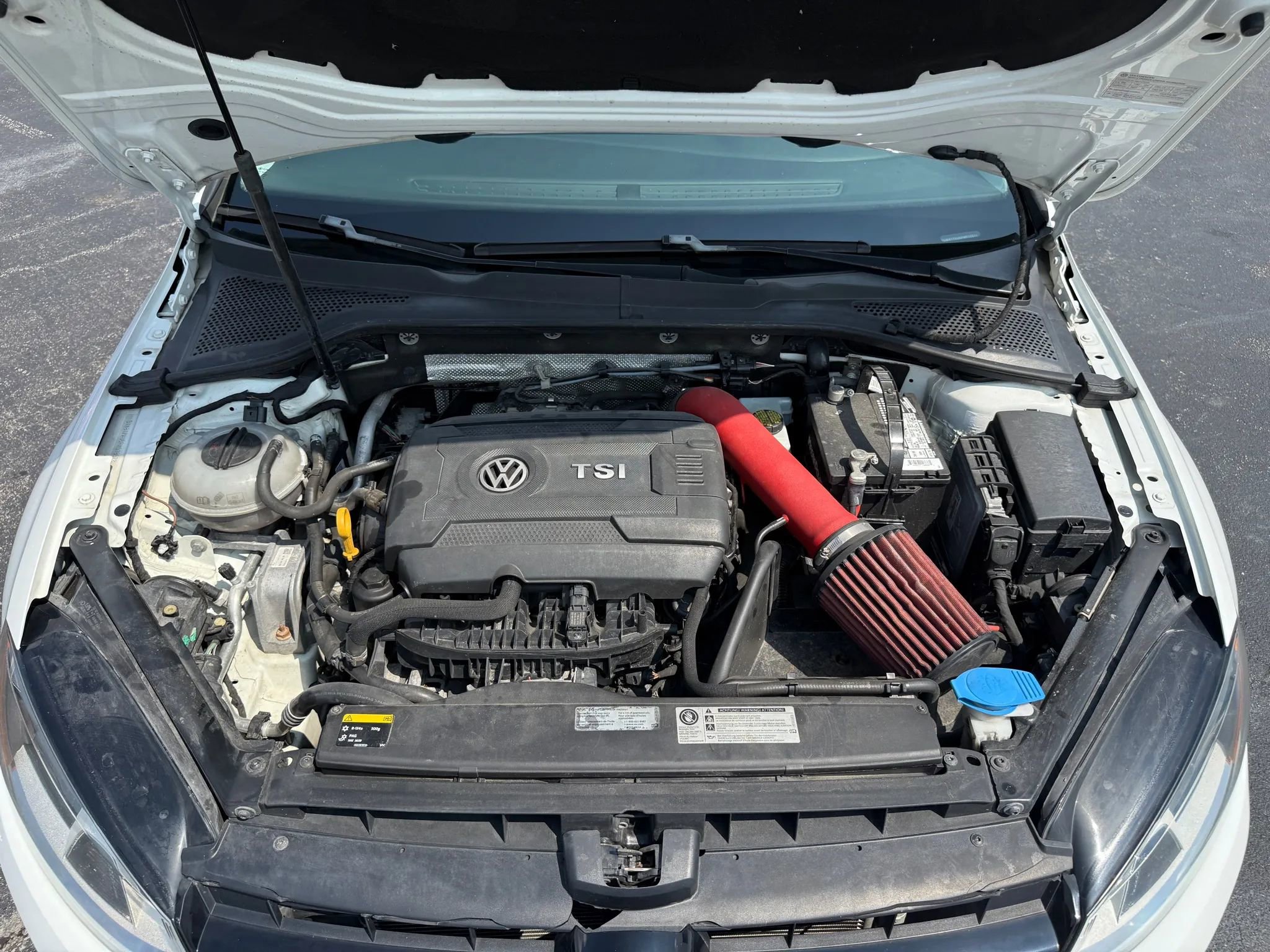 Used 2015 Volkswagen Golf S image 36