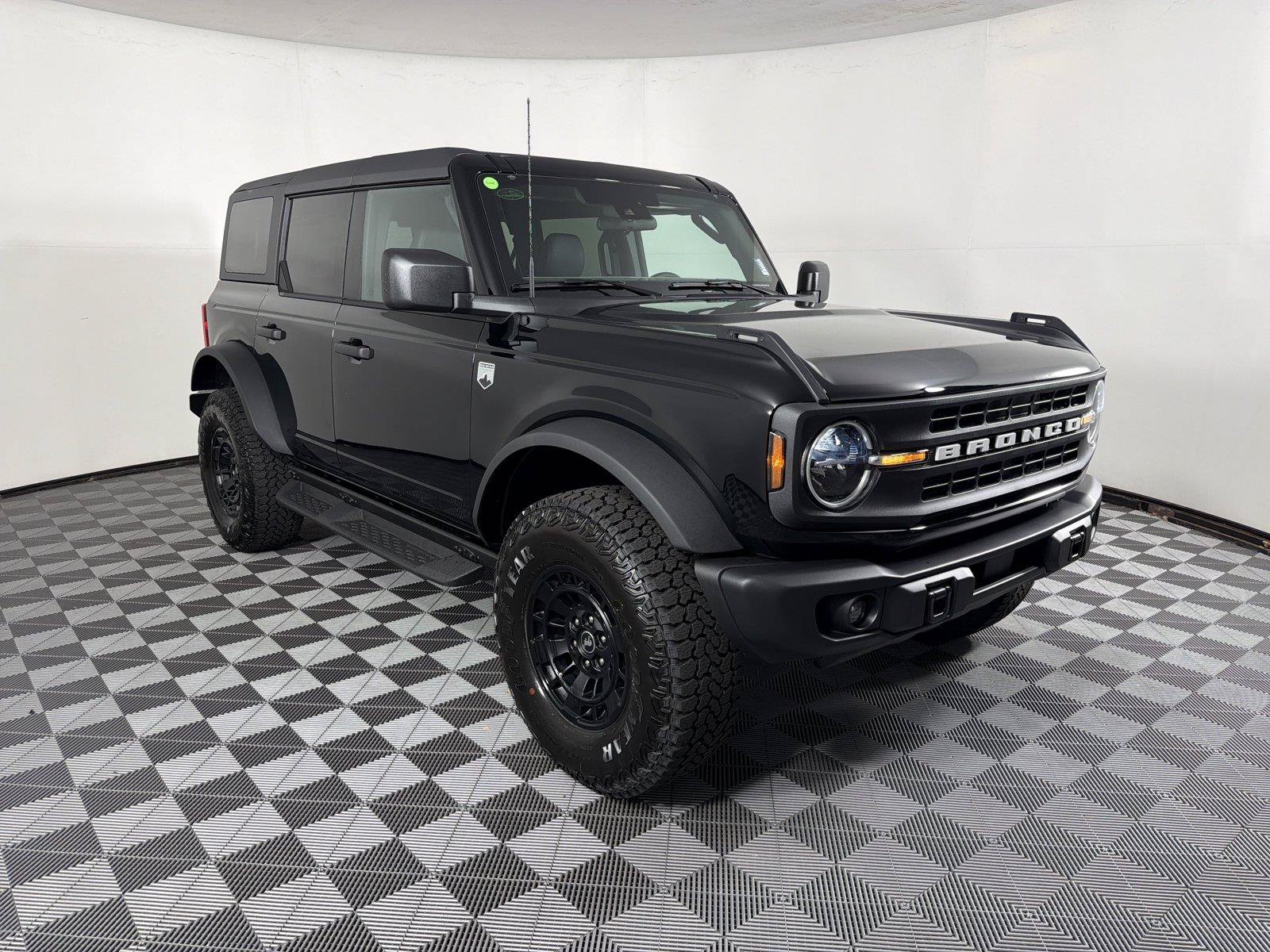 New 2026 Ford Bronco Big Bend w/ Black Diamond Package AWD/4WD image 1