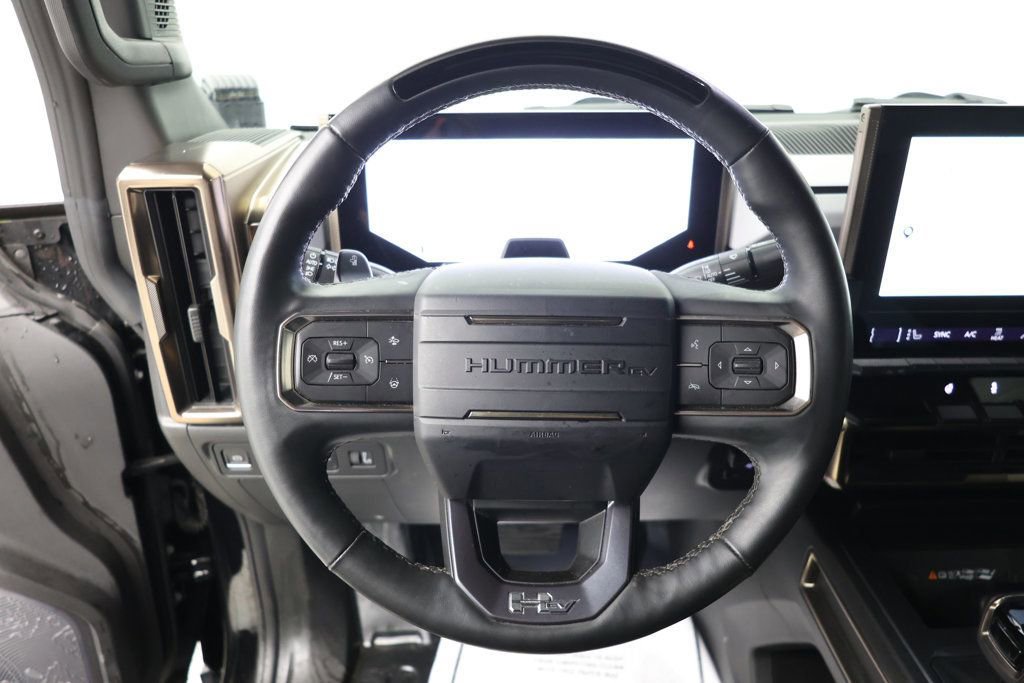 Used 2024 GMC Hummer EV 2X w/ LPO, Illumination Package image 11