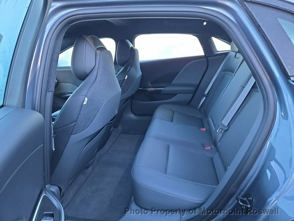 Used 2024 Lucid Air Touring image 4