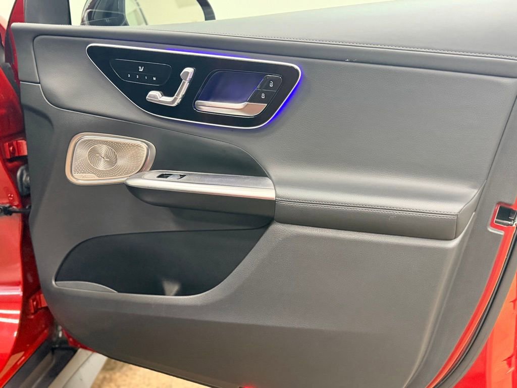 Used 2024 Mercedes-Benz GLC 300 4MATIC image 21