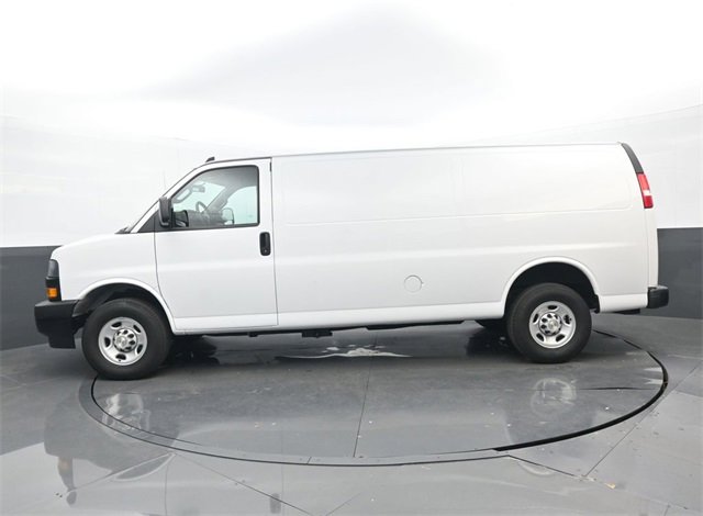 Used 2023 Chevrolet Express 2500 Extended image 17