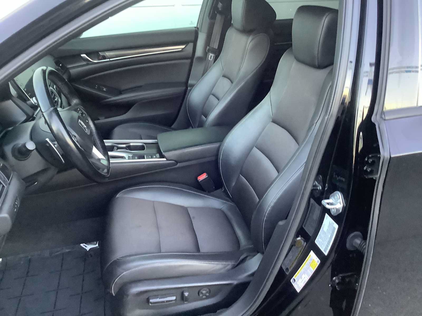 Used 2022 Honda Accord Sport image 11