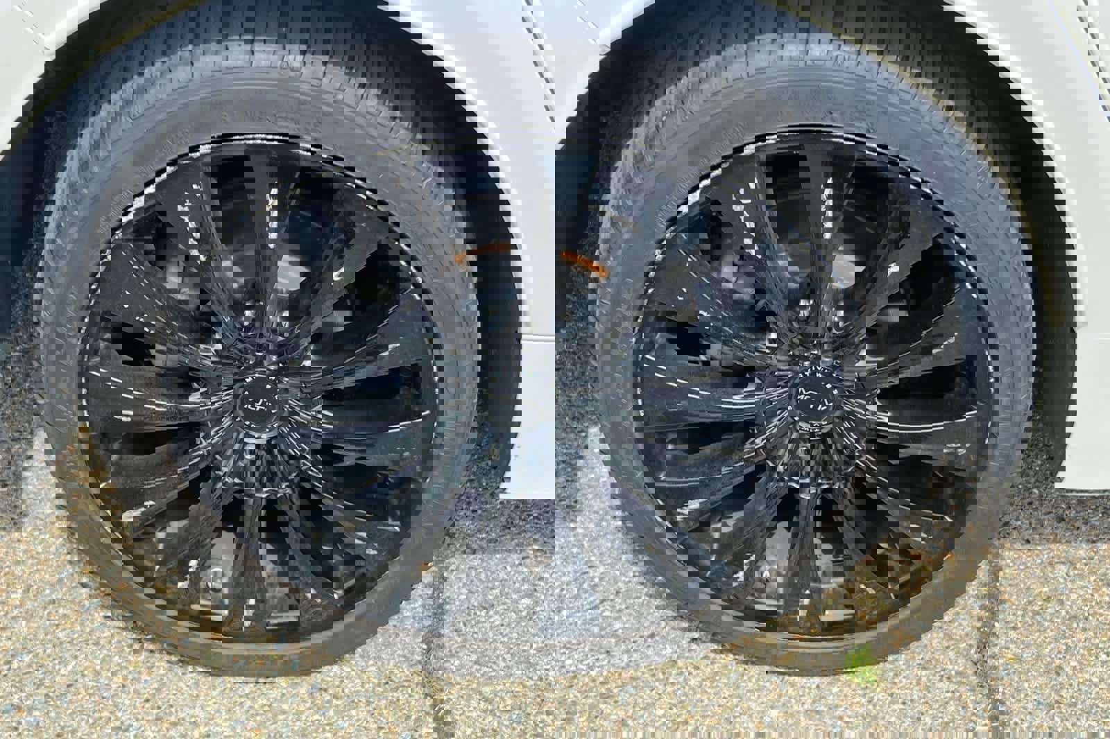 Used 2023 Toyota Corolla SE w/ Carpet Mat Package (TMS) FWD image 17