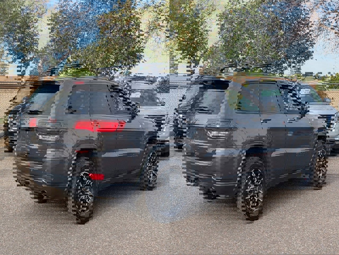 Used 2021 Jeep Grand Cherokee Trailhawk image 8