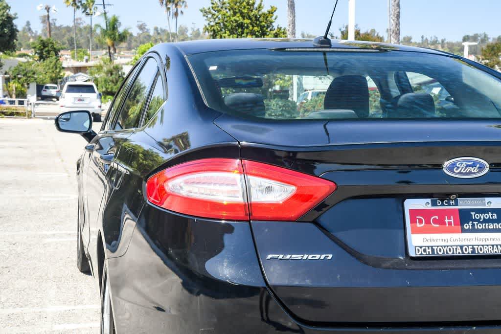 Used 2016 Ford Fusion SE FWD image 6