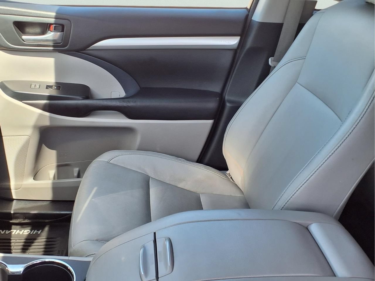 Certified 2016 Toyota Highlander XLE AWD/4WD image 15