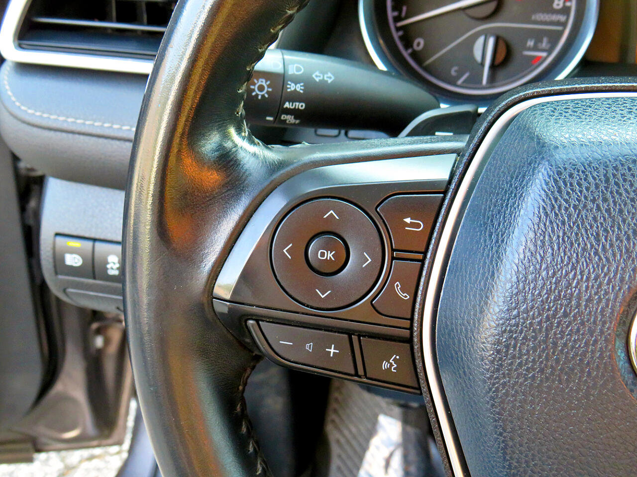 Used 2018 Toyota Camry SE image 18