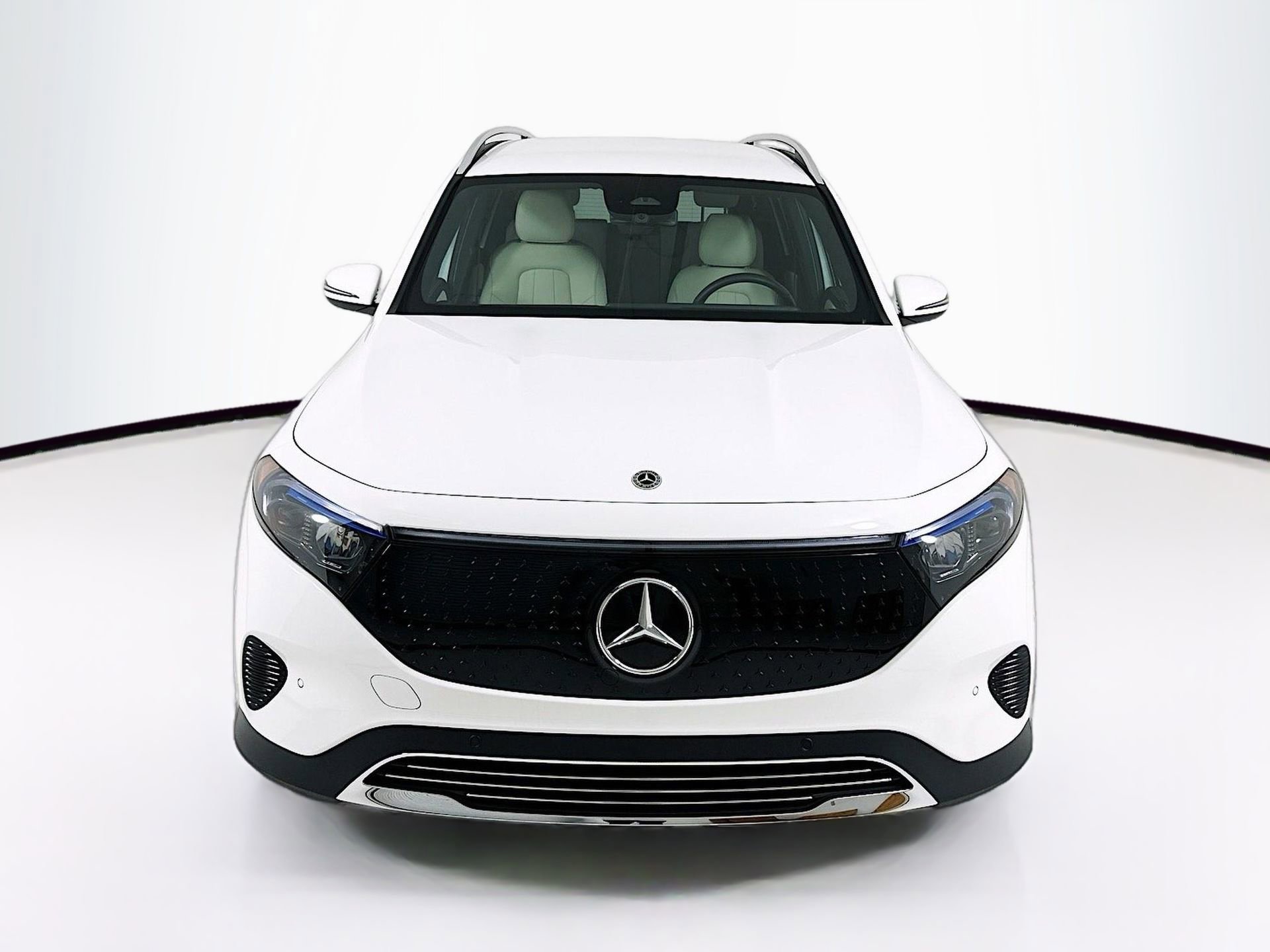 Certified 2024 Mercedes-Benz EQB 300 4MATIC image 2
