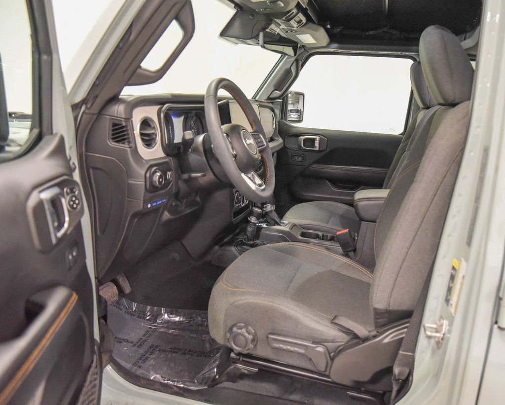 Used 2024 Jeep Wrangler Unlimited Sahara w/ Technology Group image 2