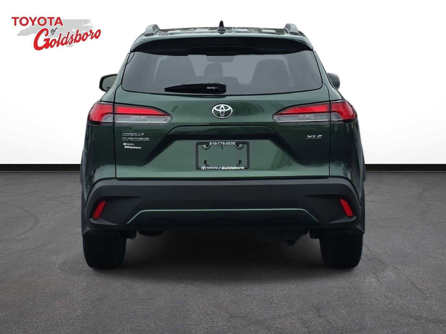 Used 2025 Toyota Corolla Cross XLE w/ Convenience Package image 6