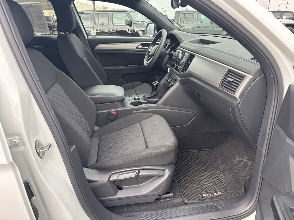 Used 2020 Volkswagen Atlas Cross Sport S image 29