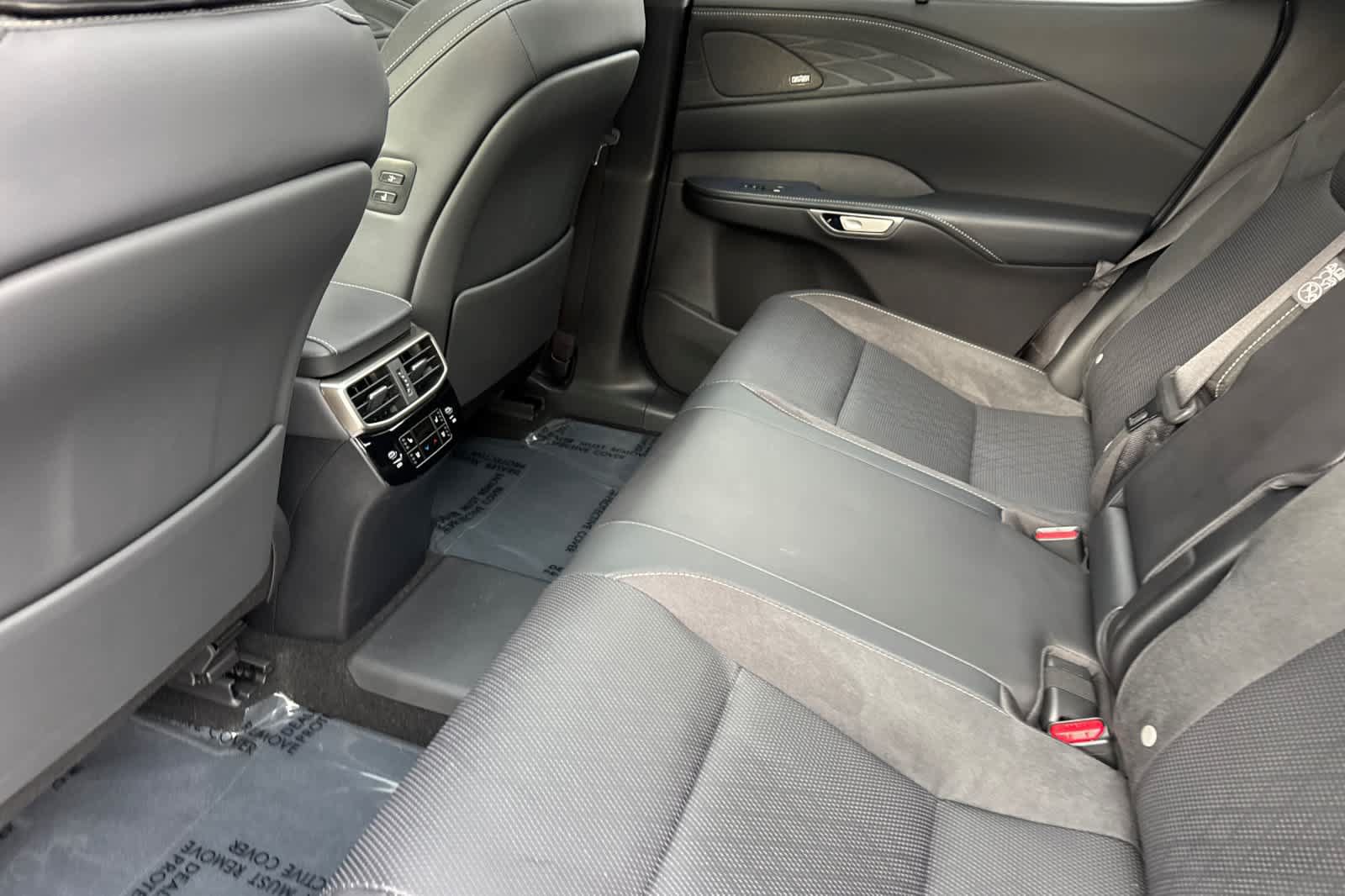 Certified 2025 Lexus RX 450h AWD w/ Luxury Package image 4