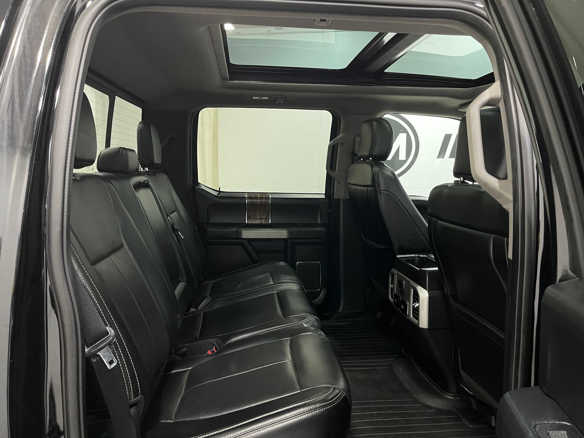 Used 2018 Ford F150 Lariat w/ Equipment Group 502A Luxury AWD/4WD image 29