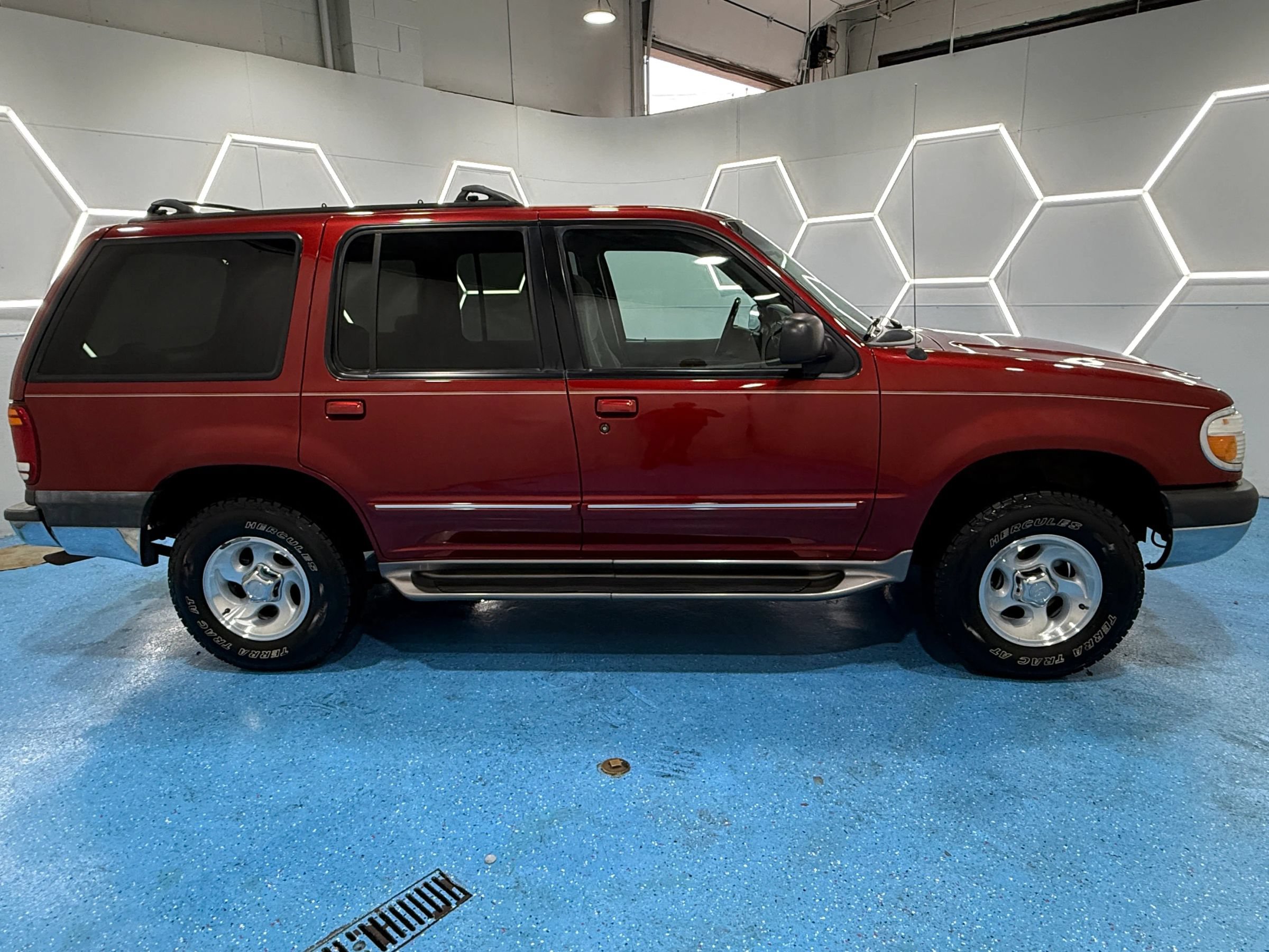 Used 1999 Ford Explorer 4WD 4-Door image 5