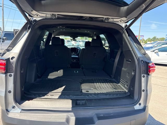 Used 2023 Chevrolet Traverse LT FWD image 8