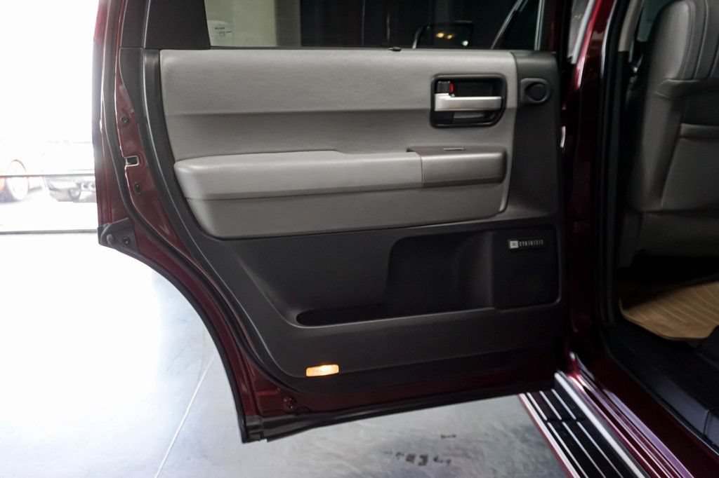Used 2010 Toyota Sequoia Limited AWD/4WD image 27