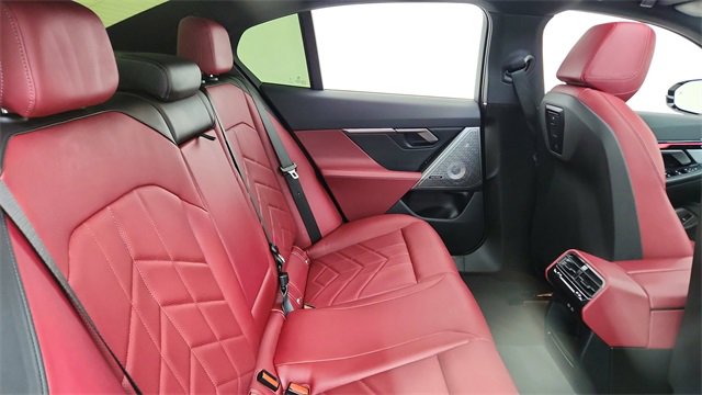 Used 2025 BMW i5 eDrive40i w/ M Sport Package image 24