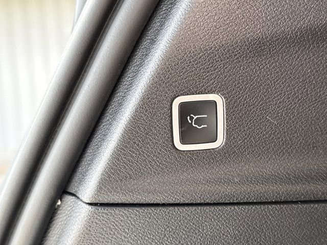 Used 2024 Chrysler Pacifica Pinnacle image 14