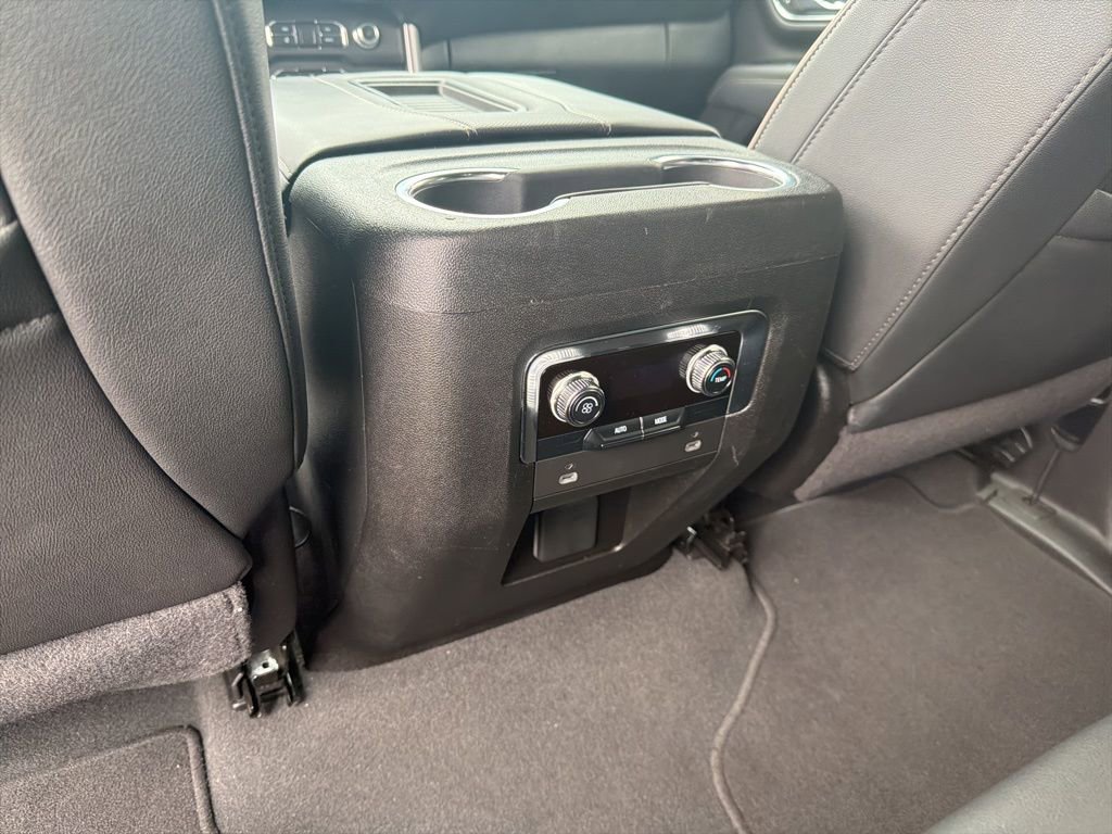 Used 2024 GMC Yukon SLT image 21