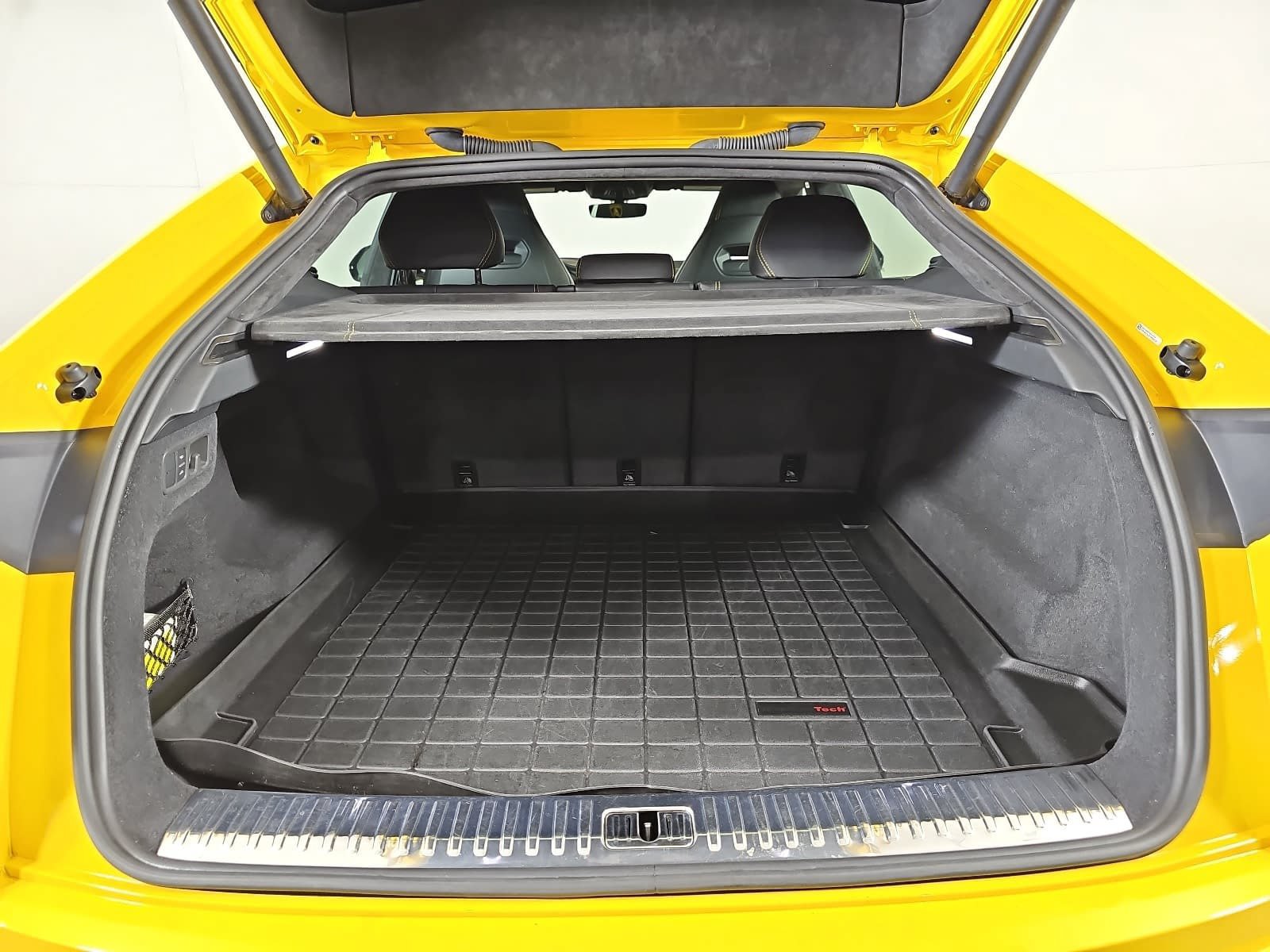 Used 2020 Lamborghini Urus AWD/4WD image 11