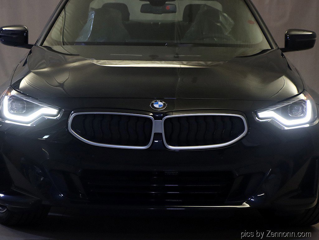 Used 2025 BMW 230i xDrive Coupe w/ Premium Package image 6