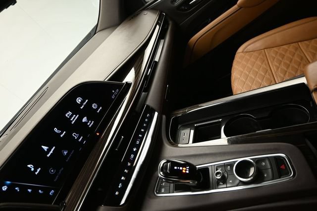 Used 2022 Cadillac Escalade ESV Sport w/ LPO, ONYX Package AWD/4WD image 21