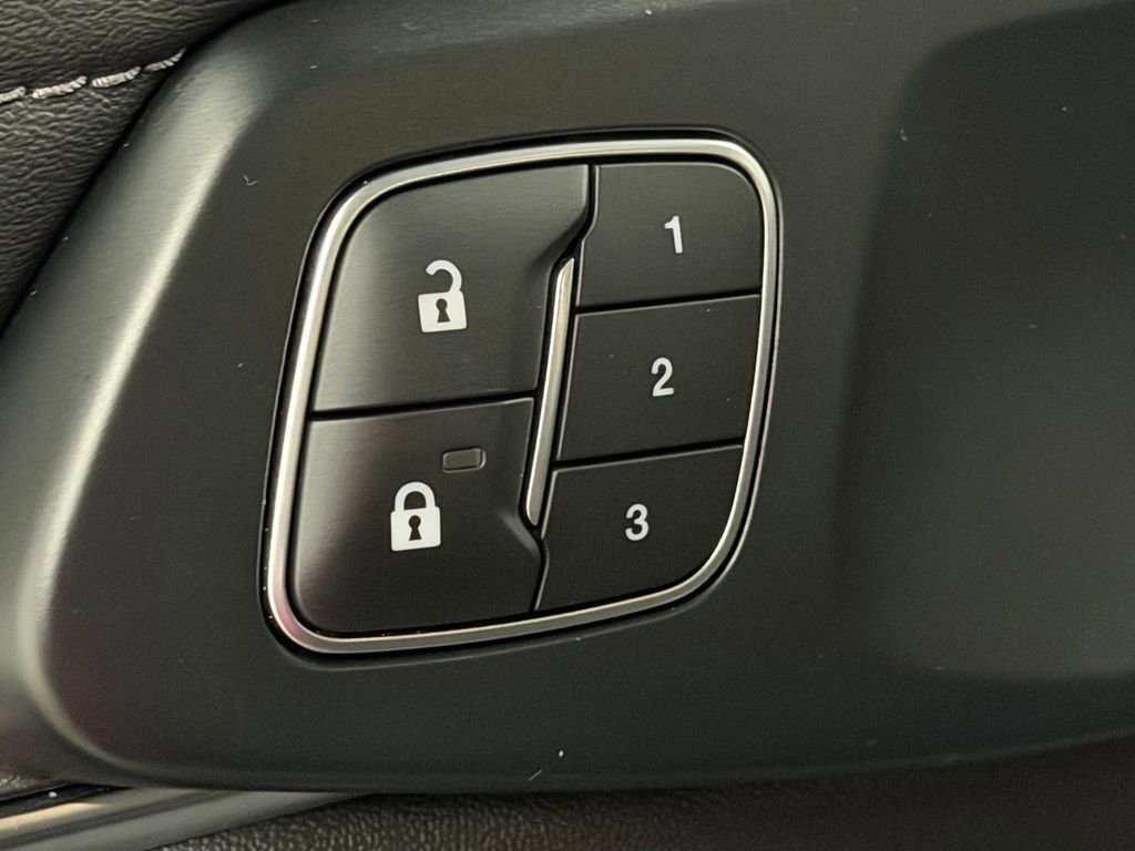 Used 2025 Ford Ranger Lariat w/ Trailer Tow Package image 37