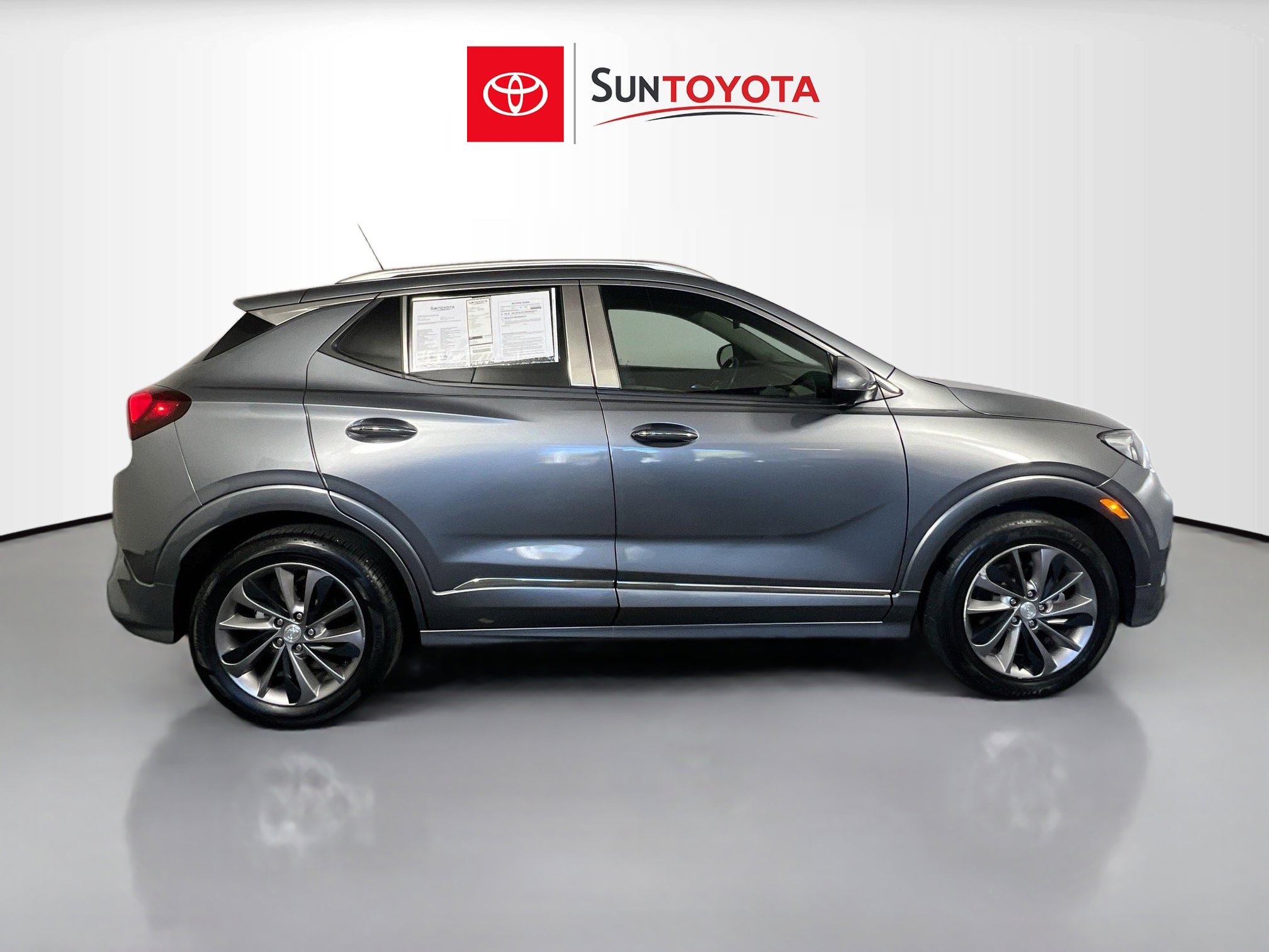 Used 2020 Buick Encore GX Essence w/ Advanced Technology Package image 2