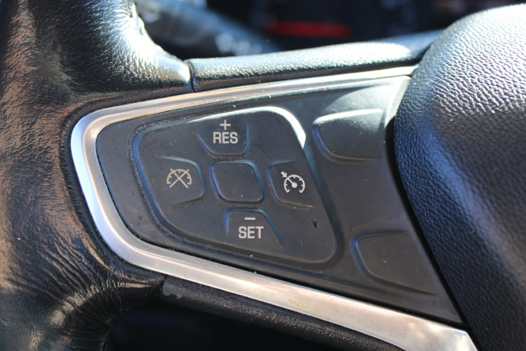 Used 2018 Chevrolet Equinox LT FWD image 35