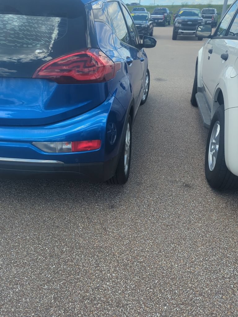 Used 2017 Chevrolet Bolt LT FWD image 13