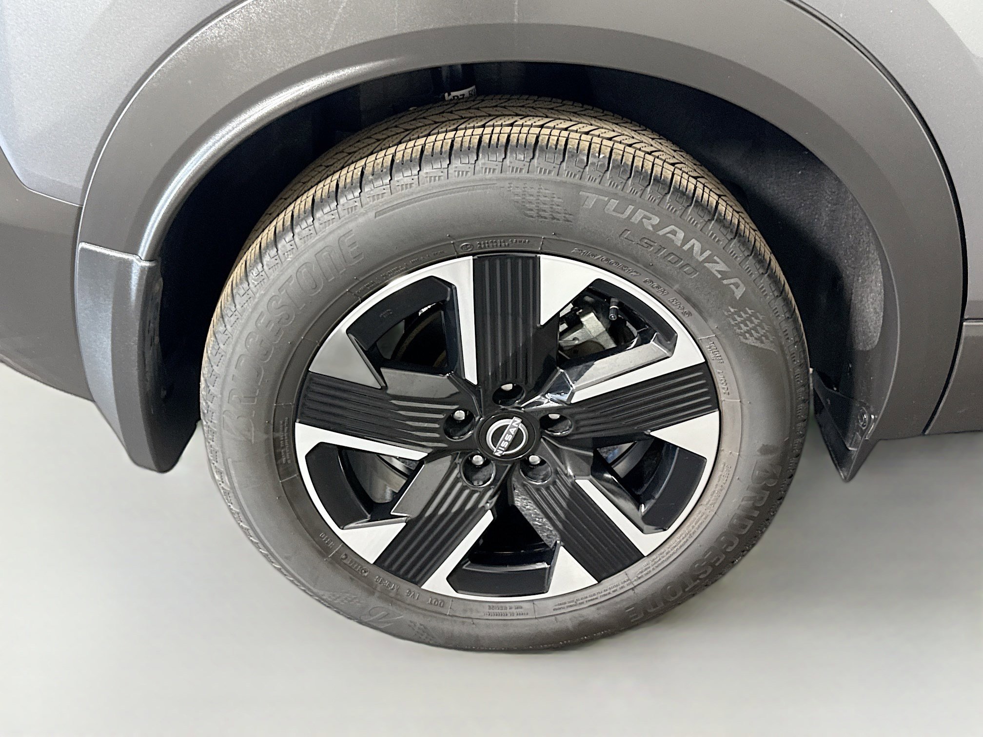 Used 2025 Nissan Kicks SR w/ Interior Electronics Package image 33