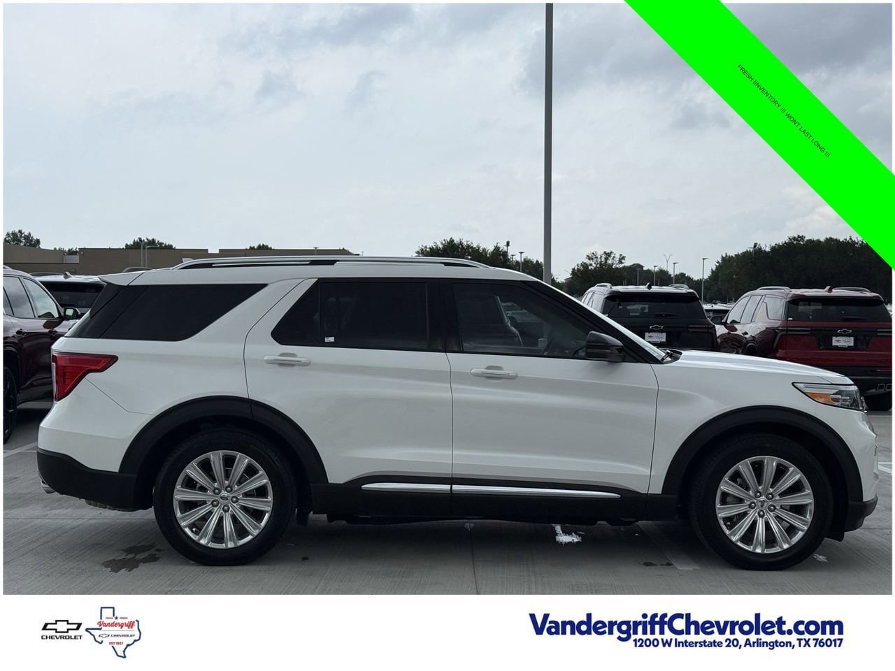 Used 2024 Ford Explorer Limited w/ Equipment Group 301A RWD image 3