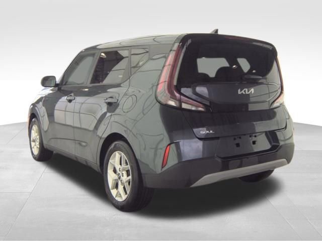 Used 2025 Kia Soul LX w/ LX Technology Package FWD image 6