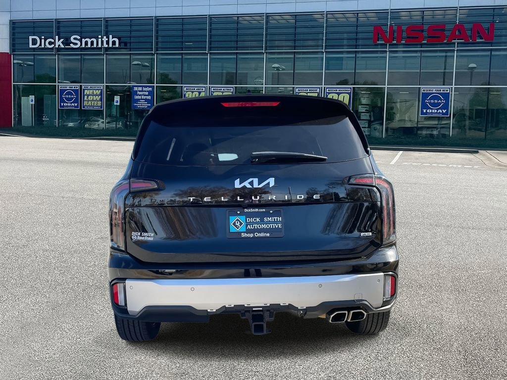 Used 2024 Kia Telluride EX w/ EX Captain's Chair Package image 5