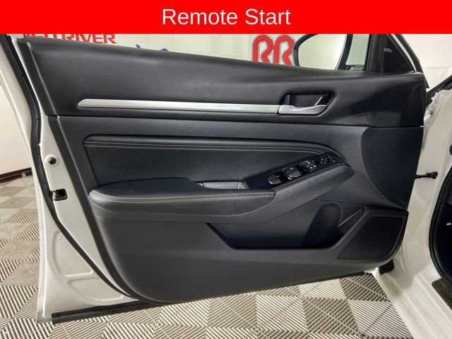 Used 2023 Nissan Altima 2.5 SL AWD/4WD image 12