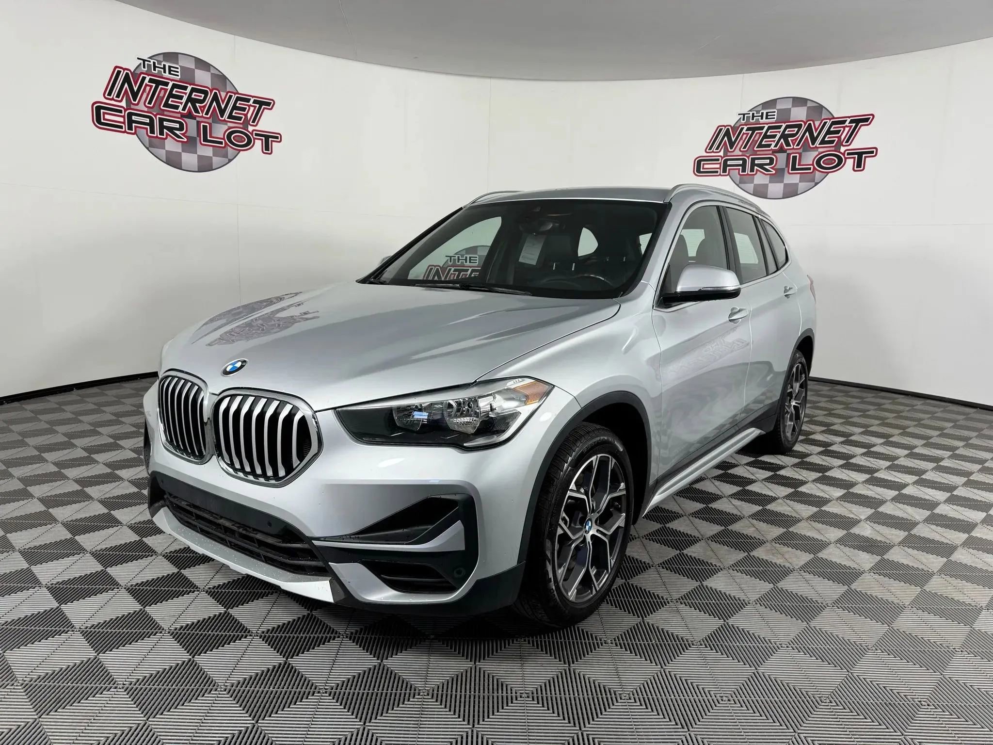 Used 2021 BMW X1 xDrive28i image 1