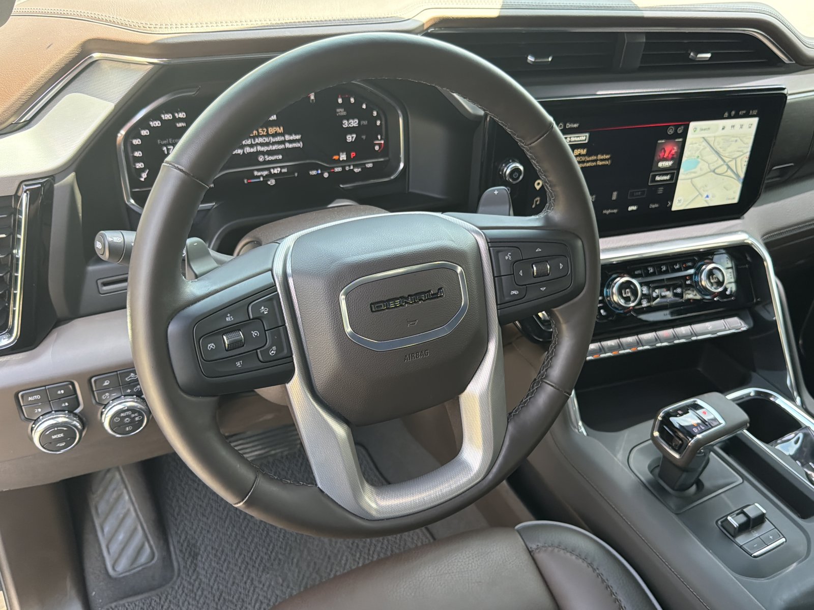 Used 2025 GMC Sierra 1500 Denali AWD/4WD image 17
