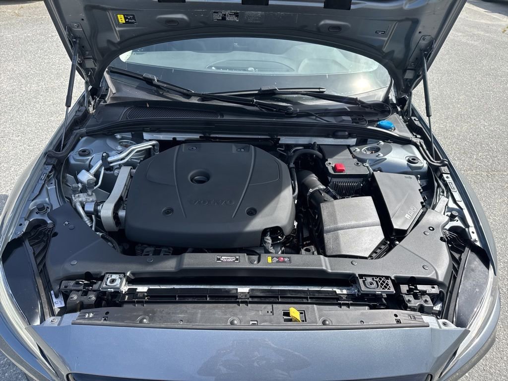 Used 2021 Volvo S60 T5 Momentum image 33