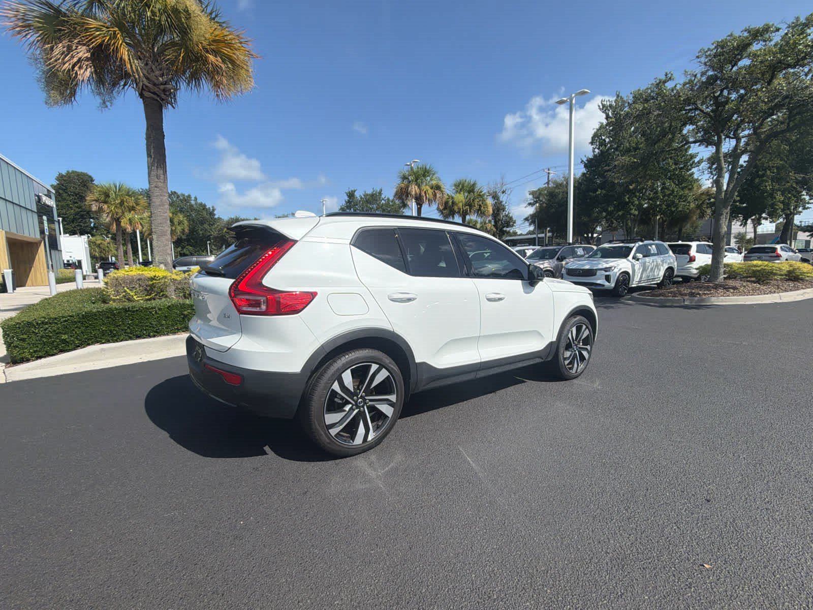 Certified 2023 Volvo XC40 B4 Plus w/ Protection Package Premier FWD image 22